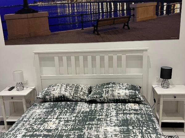 B & B Giuseppe & Greta : photo 3 de la chambre chambre lit king-size - vue sur mer