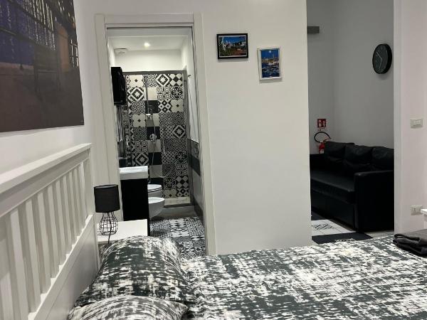 B & B Giuseppe & Greta : photo 4 de la chambre chambre lit king-size - vue sur mer