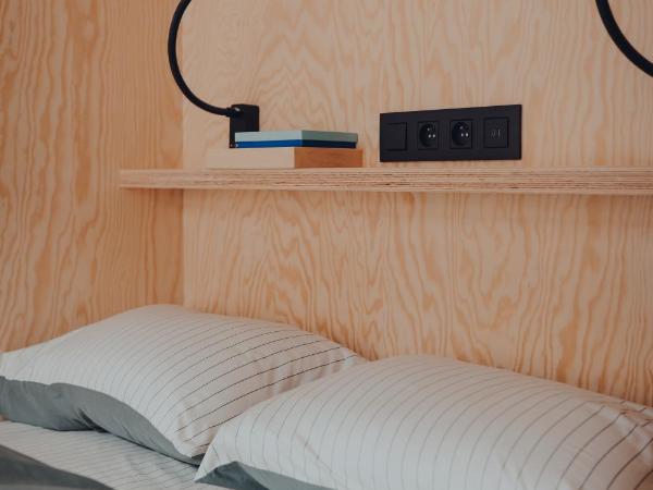 Les 3 Cabanes Urbaines - centre historique : photo 4 de la chambre chambre double avec salle de bains privative extérieure