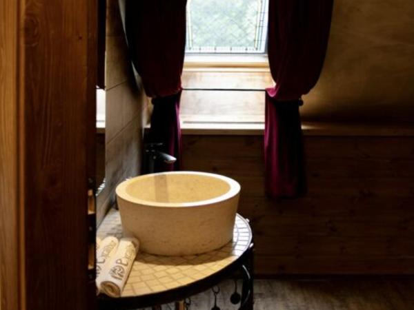 Excalibur miniHotel : photo 3 de la chambre sárkányok fészke