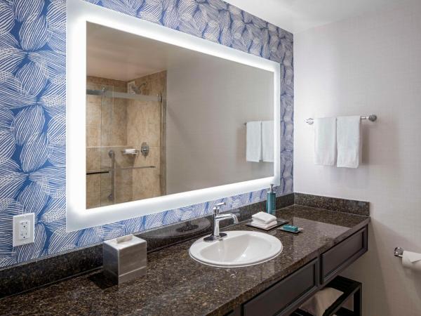 Hilton San Antonio Hill Country : photo 8 de la chambre chambre lit king-size