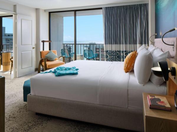 OUTRIGGER Waikiki Beachcomber Hotel : photo 2 de la chambre suite