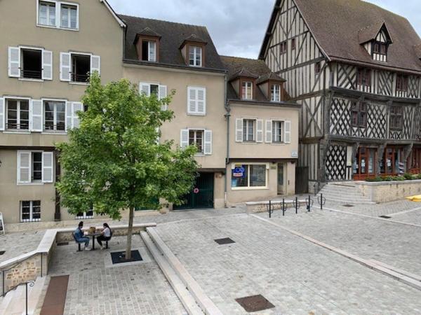 Le tertre Chartrain - Maison de ville en plein centre de Chartres : photo 2 de la chambre maison de vacances