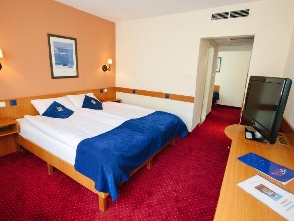 Hotel Mediterran : photo 1 de la chambre chambre triple