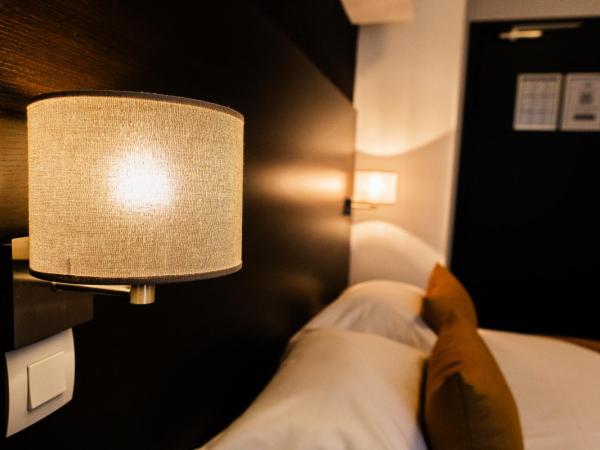 Hotel Astrid Caen centre : photo 5 de la chambre petite chambre double