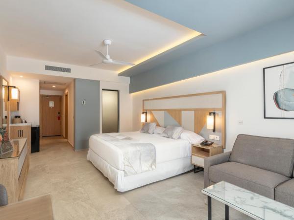 Riu Caribe - All Inclusive : photo 3 de la chambre chambre double riu party réservée aux adultes (+ de 18 ans)
