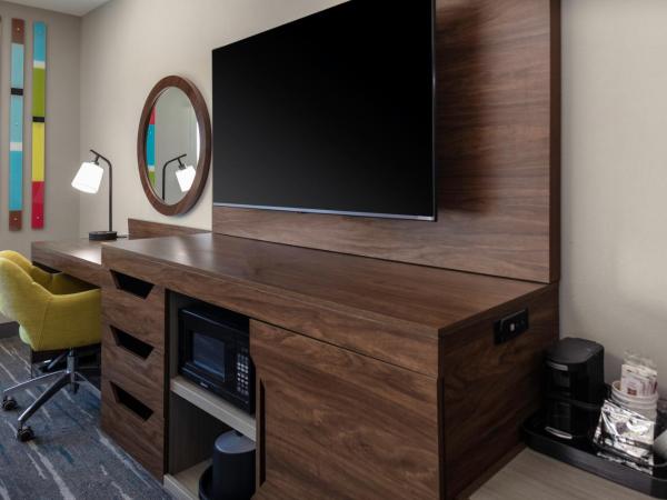 Hampton Inn & Suites Indianapolis West Speedway : photo 7 de la chambre suite studio lit king-size