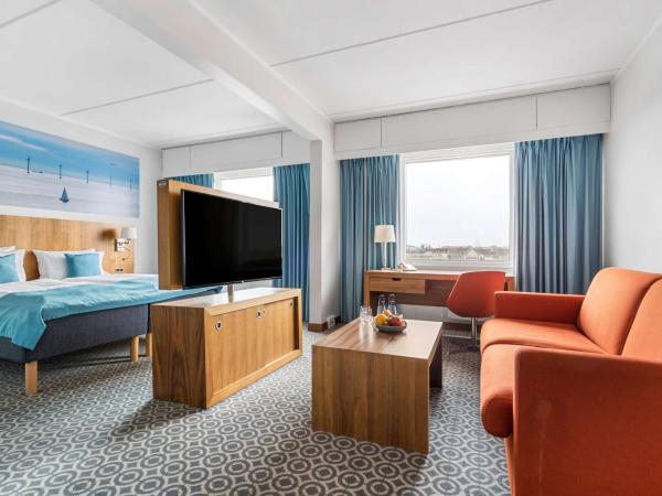 Best Western Plus Park Globetrotter Copenhagen Airport : photo 1 de la chambre suite junior lit king-size