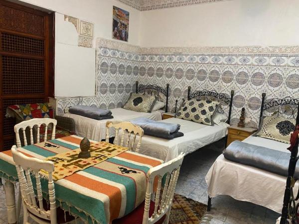 Riad Fez Hostel : photo 5 de la chambre lit simple dans dortoir mixte