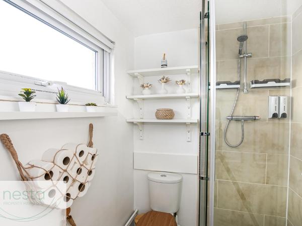 Bohemian Haven Guesthouse : photo 5 de la chambre chambre lit king-size - vue sur jardin