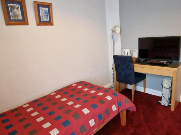 Mackenzie Guest house : photo 4 de la chambre chambre simple avec salle de bains privative séparée