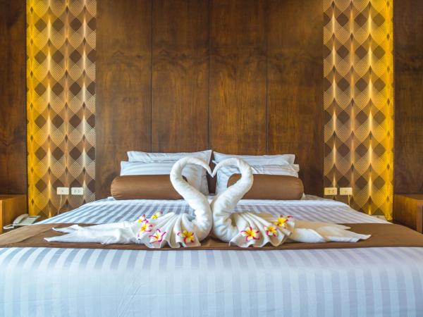 Phi Phi Cliff Beach Resort : photo 1 de la chambre chambre double deluxe - vue sur mer