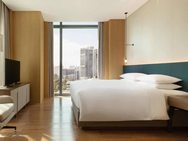 Courtyard by Marriott Shenzhen Bay : photo 2 de la chambre suite