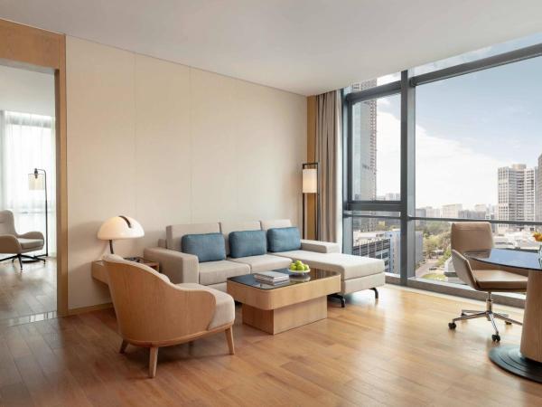 Courtyard by Marriott Shenzhen Bay : photo 1 de la chambre suite exécutive