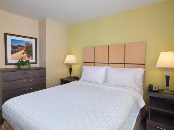 Candlewood Suites NYC -Times Square, an IHG Hotel : photo 10 de la chambre suite lit queen-size 1 chambre