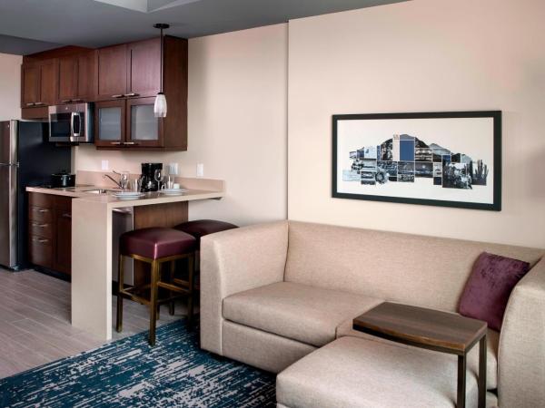 Residence Inn by Marriott Phoenix Downtown : photo 2 de la chambre studio lit king-size