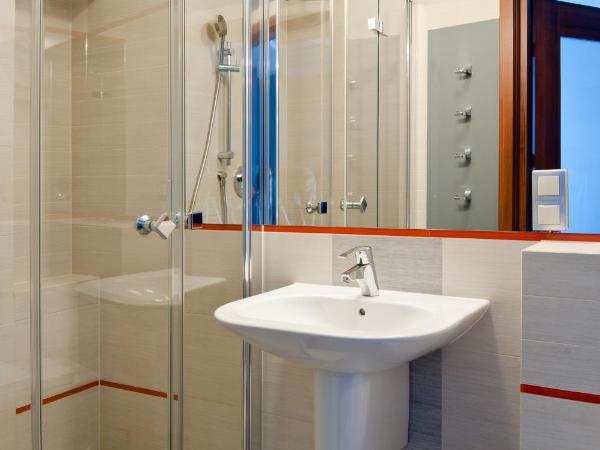 Młoda Europa : photo 2 de la chambre chambre quadruple