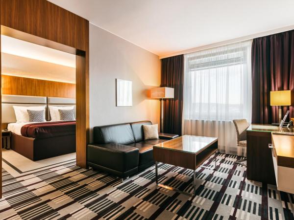 Hotel International Brno : photo 2 de la chambre suite exécutive avec lit king-size