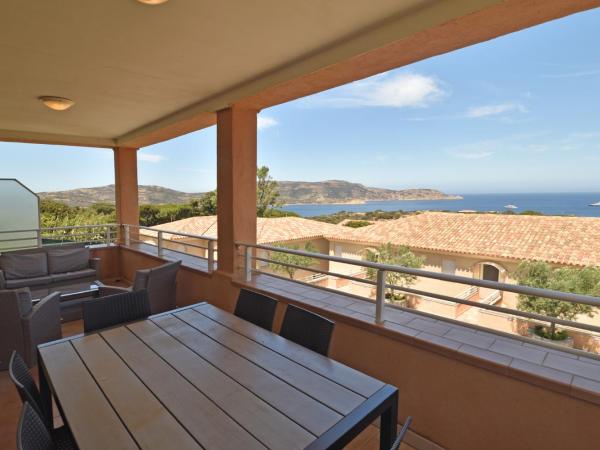 CALVI APPART HÔTEL : photo 4 de la chambre appartement - vue sur mer