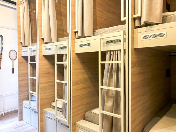 Hostel ROOM Rotterdam : photo 1 de la chambre pod in 8-bed mixed dormitory room