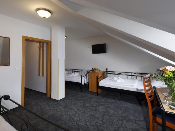 Hotel Boston : photo 6 de la chambre chambre quadruple