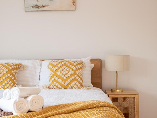 Sea View Guest House : photo 3 de la chambre chambre familiale - vue sur mer