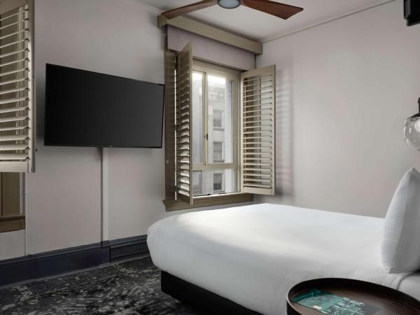 The Barnes San Francisco, Tapestry Collection by Hilton : photo 1 de la chambre chambre lit queen-size