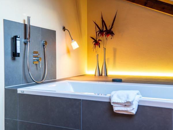 Hotel Allalin Saas-Fee : photo 4 de la chambre suite familiale supérieure 