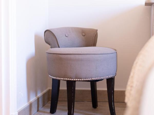 Hotel des Lices : photo 2 de la chambre petite chambre standard classique - vue sur rue