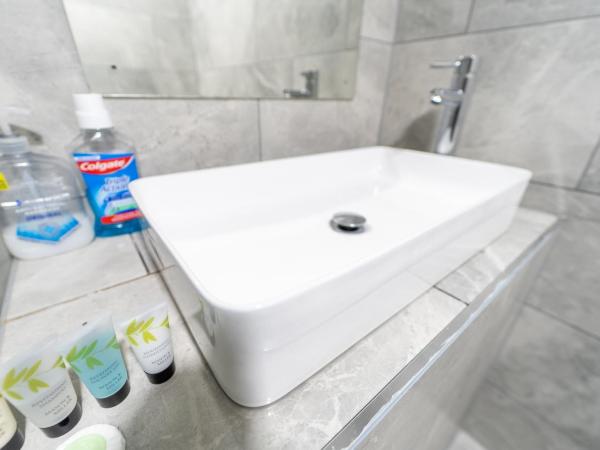 FREE PARKING Cosy Studios close to city and QE and UOB! : photo 10 de la chambre studio