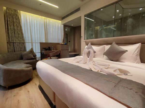 Maxxvalue Hotel MIDC - Andheri : photo 4 de la chambre suite lit king-size