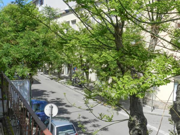 Actinia Accommodation : photo 6 de la chambre chambre triple avec balcon