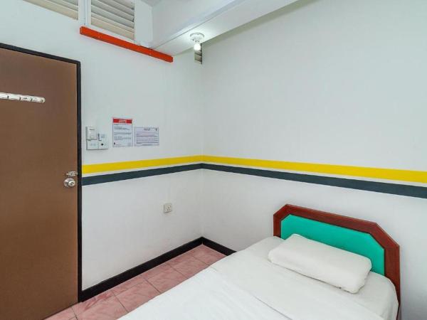 Sutera Inn Inanam : photo 6 de la chambre chambre simple standard avec salle de bains commune