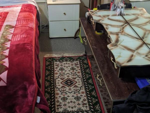 #BIDWILL GARDENS ON MIDDLETON# Private Room King Size Bed OR Open Lounge Room Floor Mattress SHARED Bathroom FREE Kitchen Essentials Fast NBN WIFI HDTV KAYO Sports Youtube FREE Laundry Facilities Transportation and Meal Services Available On Request : photo 4 de la chambre chambre lit king-size standard