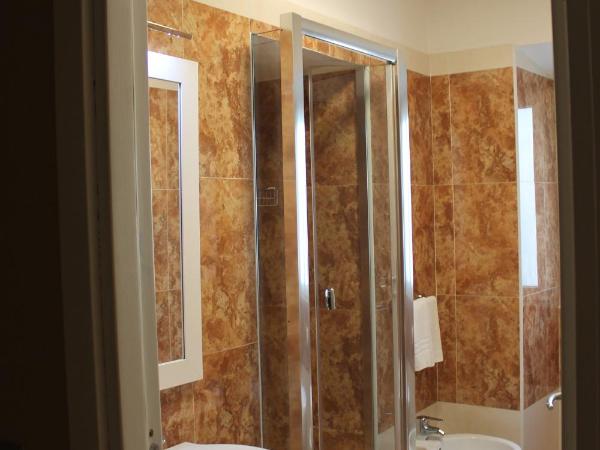 Hotel Centrale : photo 7 de la chambre chambre familiale standard