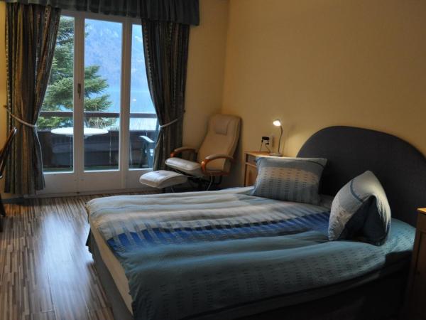 Seehotel Bären : photo 2 de la chambre chambre double avec salle de bains privative et balcon - vue sur lac