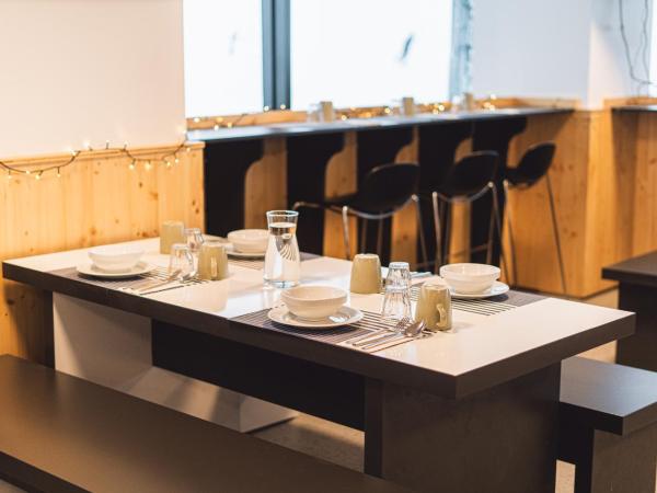 Apex2100 International Ski Academy Tignes : photo 10 de la chambre chambre lits jumeaux - vue sur montagne