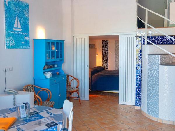 Residence Le Terrazze : photo 9 de la chambre appartement en duplex avec terrasse - vue sur mer