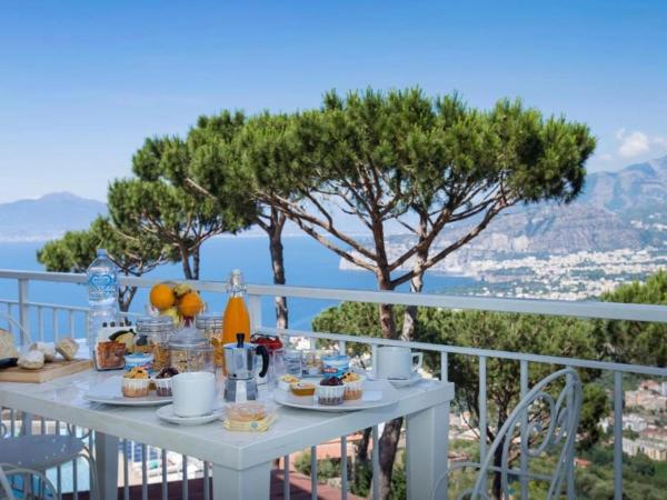 Residence Le Terrazze : photo 1 de la chambre studio avec terrasse - vue sur mer