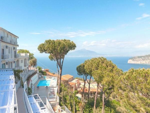 Residence Le Terrazze : photo 8 de la chambre studio avec terrasse - vue sur mer