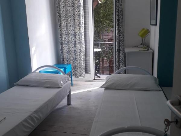 Balarm Hostel - Youth Hostel age limit 18-50 : photo 2 de la chambre chambre lits jumeaux