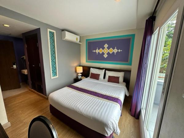 Sawasdee Hotel @ Sukhumvit Soi 8 : photo 1 de la chambre chambre double supérieure avec balcon