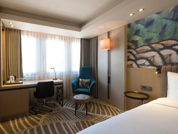 DoubleTree by Hilton Istanbul - Sirkeci : photo 6 de la chambre chambre lit king-size supérieure