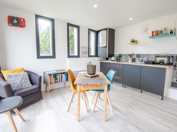 Le Cocon en bois proche du Roi : photo 1 de la chambre maison de vacances