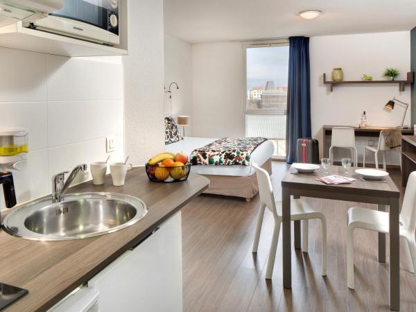 Ténéo Apparthôtel Bordeaux Maritime - Cité du vin : photo 7 de la chambre suite affaires double 