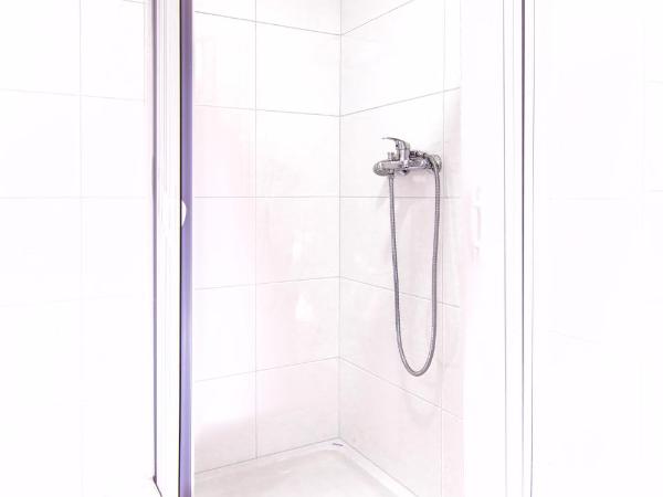 Design Hostel 101 Dalmatinac : photo 4 de la chambre chambre quadruple avec salle de bains privative