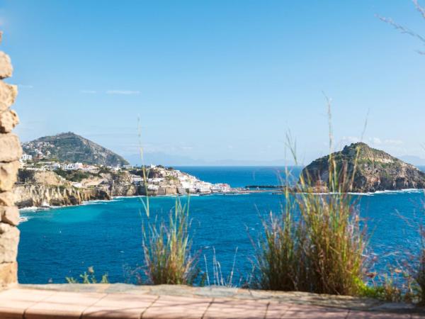 Punta Chiarito Resort : photo 3 de la chambre chambre double confort - vue sur mer