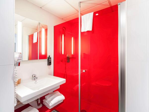 ibis Styles Toulouse Cite Espace : photo 1 de la chambre suite familiale standard 2 chambres communicantes