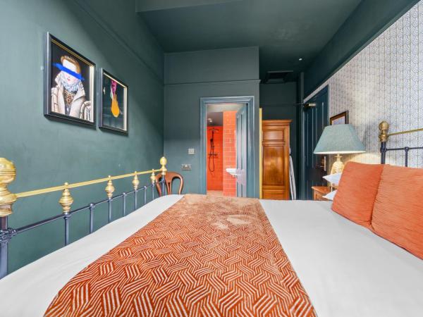 Clementine's Guest House : photo 3 de la chambre petite chambre double