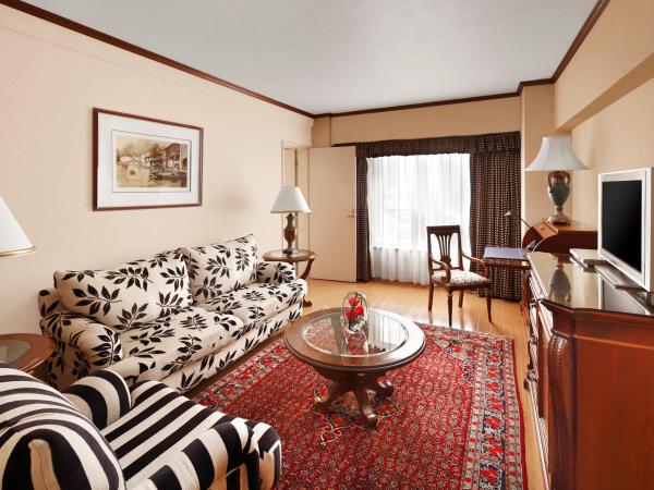 Hongqiao Jin Jiang Hotel (Formerly Sheraton Shanghai Hongqiao Hotel) : photo 2 de la chambre suite familiale